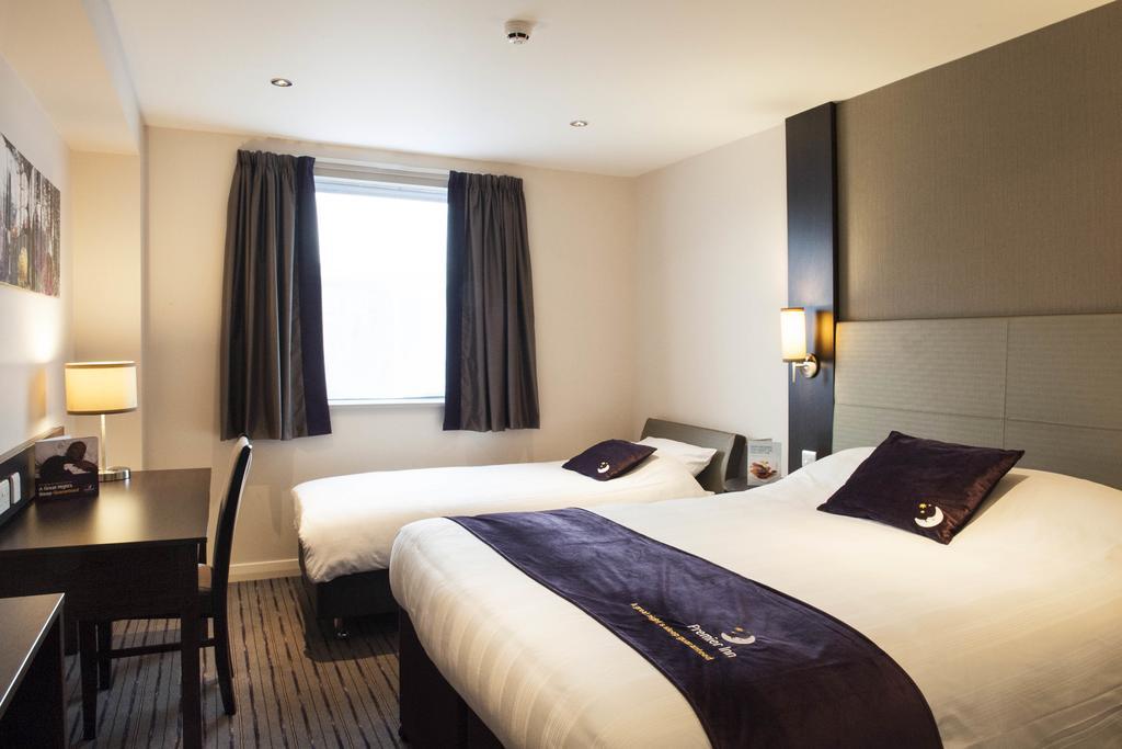 Premier Inn London Edgware Barnet Oda fotoğraf